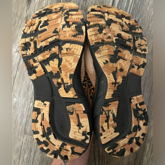 Brooks Adrenaline GTS 22 Run Wild – Limited Colorway – Women’s 8 (B) - Picture 5 of 7